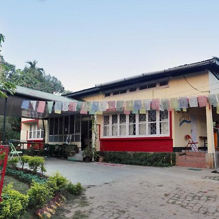Gibbon Backpackers Hostel غاواهاتي المظهر الخارجي الصورة